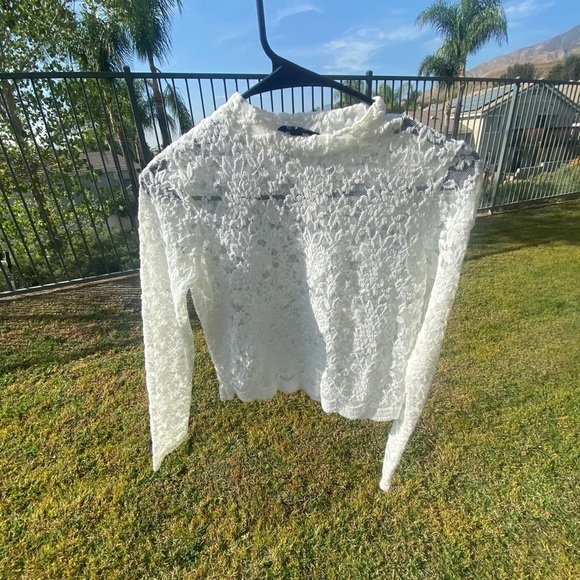 Cream colored lace crop top , used - Picture 6 of 6